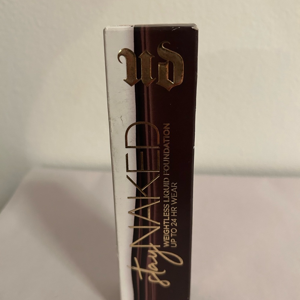 Urban Decay Stay Naked Weightless Liquid Foundation 90CB Beauty Makeup